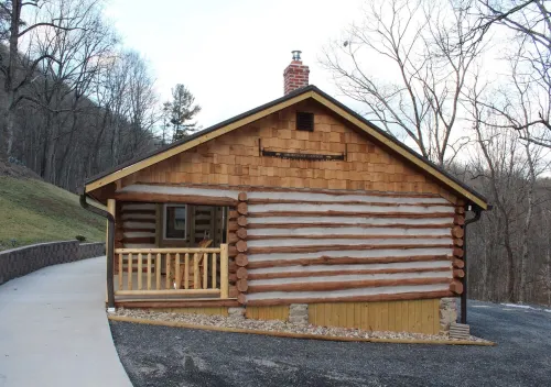 Cozy Log Cabin in the Heart of Smoke Hole Canyon Overlooking South Branch River.