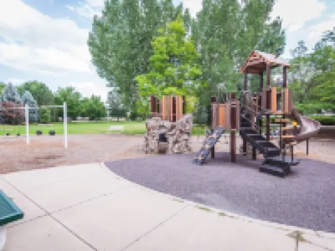 Colorado Rockies 3-Bedroom Retreat Hotels in Longmont