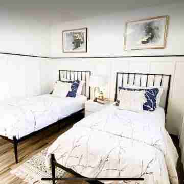 Home Calls the Heart- 10 minutes to Mayo.  Split-level home with fenced-in yard. Rooms