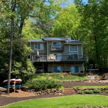 Amazing Views at Dragonfly! HOT TUB! Kayaks, BOUNCER w Slide, SUP's, Fire Pit!
