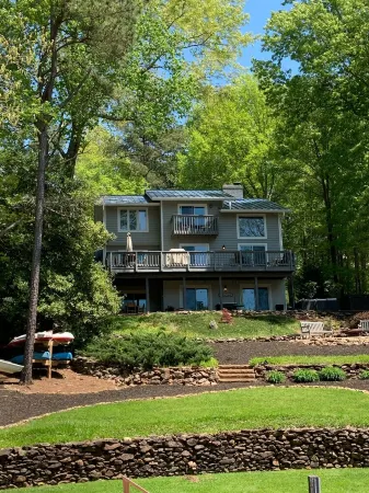 Amazing Views at Dragonfly! HOT TUB! Kayaks, BOUNCER w Slide, SUP's, Fire Pit!