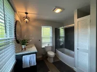 1-Bedroom Vacation Home Just 20 Minutes from Asheville North Carolina Welcome Center 주변 호텔