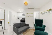 Comfortable Compton 2 Bed APT 1