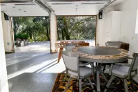 Beautiful Mountain Home located on 1 acre in the Historical Town of Julian, Ca Hotels in Julian