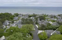 Cape Cod Cottage steps from Private Beach Hotel a Mashpee