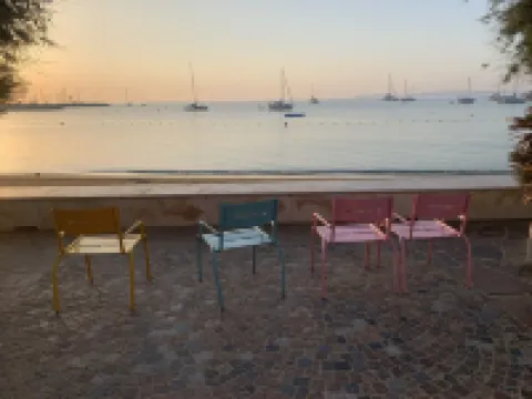 Studio Avec Terrasse Plein Centre Ville Face à la Mer, à 50 Mètres de la Plage