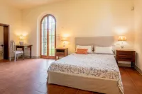 Charming Villa with private pool between Lucca and Florence Hotel a Altopascio