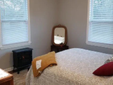 The Quiet Cove • A Refined Lake Norman Retreat Hotels in Fallstown