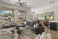 Luxury 5200sf/1 acre Desert Villa w pool/spa/mountain views