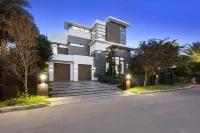 PARK PLACE MANSION, 3-story waterfront palace with rooftop view