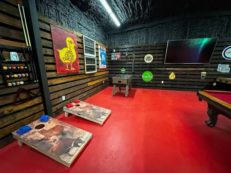 Riverfront house with a party barn & private boat ramp