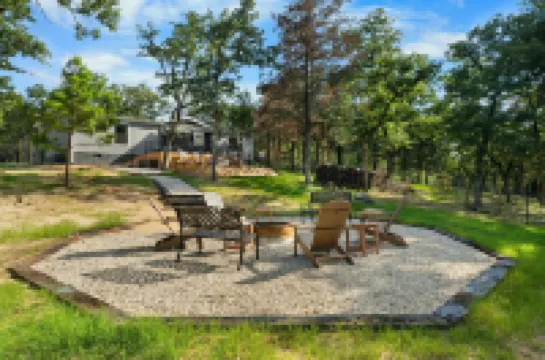 Lost Pines Cabin - 15 Acres, Dog Friendly, Hiking, Campfires, Bastrop, Cota, BBQ