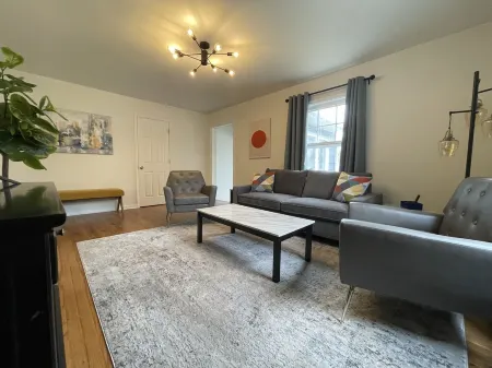 Cozy home in historic Hillsdale