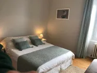 Beautiful family home - sleeps 10 - 3 min from the beach