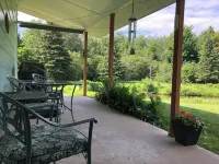 Your own Nature Retreat, minutes from town and wilderness opportuntities