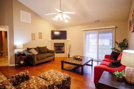 KingQueenQ Отели в г. Типпекано