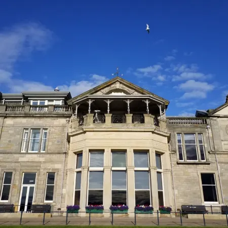 The Vintage - A Hidden Gem, 200 yards from the 1st tee of the Old Course
