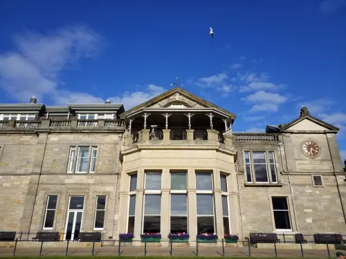 The Vintage - A Hidden Gem, 200 yards from the 1st tee of the Old Course