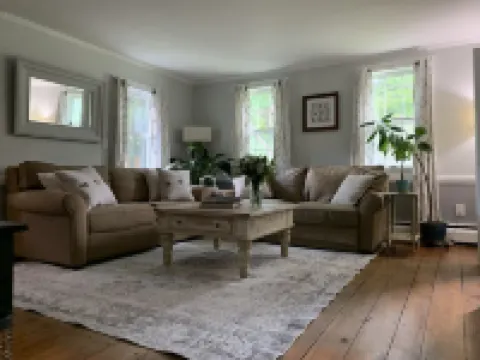 5 Bed 2Bath Fully Remodeled Farmhouse Near Beaches, Portland, Airport & Hiking