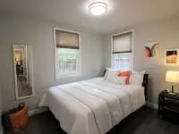 1 hr to Ski ,420ok, Free RV Parking, Private Home, Dogs Are Welcome. Great Loc Hotels in Arvada