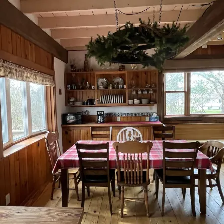 In-Town Moose Haus Lodge Отели в г. Клир Лейк