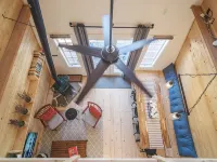 The Cabin on Main St., A Quiet Getaway with whole family, History. Pet friendly.