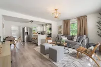 Great Location! Beautiful Home Near Downtown Westmont Hotels in Westmont