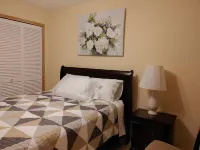 Beachside Pool House with heated pool, Short Walk to the Beach! - プライペートプール