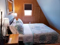 Serene Lakefront Retreat: Close to Marina, Park, & Downtown Charm
