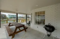 NEWLY REMODELED - Rockport Waterfront Oasis Hoteles en Rockport