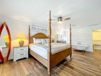 Island Vibes Beach House~ 4 Min. Walk 2 Beach • Heated Pool • King Beds Hotels in Melbourne Beach