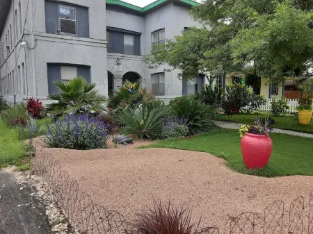 Near The Pearl - Quick Access to Riverwalk, Alamo, Ft Sam Houston, and Downtown Отели рядом с достопримечательностью «Сан-Антонио Ботаникал Гарден»