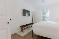 Modern Ground Floor Rental Unit near Anna Maria Island