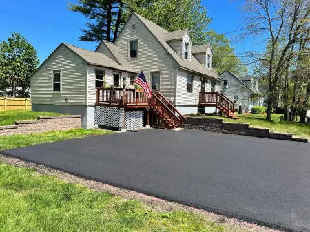 Home near Ocean Park. Two 24-hour Beach Parking Passes Included! No cleaning fee Отели в г. Олд-Орчард-Бич