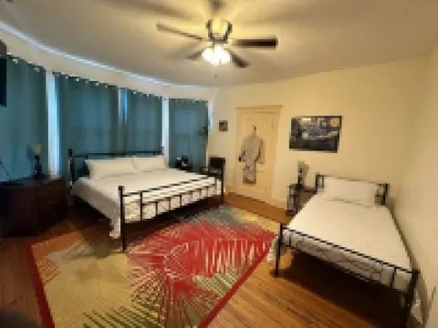 Charming Waterfront Home: Spacious, Modern, Near Attractions & Universities