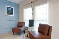 Private In-Law Suite Walkable to Marina 랜달스 주변 호텔
