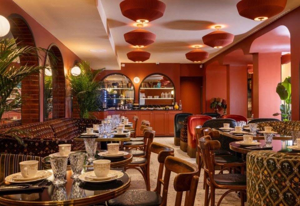3. Hôtel Gi..