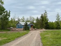 This cozy cottage is a short walk to Herbster beach! Easy access to TRAILS!