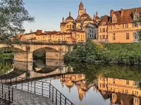 Appartement Classé Dans Périgueux Historique Hotels in Perigueux