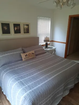 Steps to Shooting Creek. Free   2 Bedrooms and Game Room if Booked  by OCT 1st
