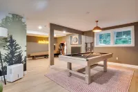 Luxe Mountain Escape ~ Sauna ~ Hot Tub ~ Pool Table ~Arcade Games~ Massage Chair