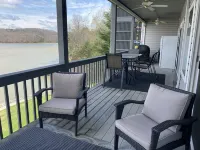Idyllic Lake Front Condo for perfect peace & happiness