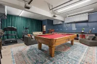 Luxury by the Lake - English Villa - Sleeps 23 Hotels in McQueeney