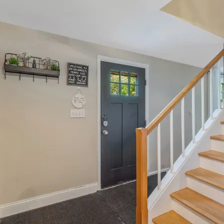 Comfy and cozy 4-bedroom minutes to SU, Hospitals, and downtown Syracuse