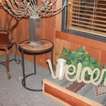 Luxury Log Cabin - Fireplace - Bath - WIFI - Cable - Porch - Pool - Resort