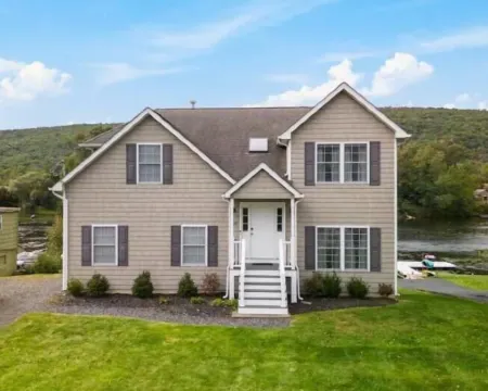 Waterfront Home with Hot Tub, Kayaks, and Fast Wifi Hotels in Warwick