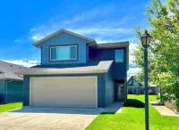 Okoboji Bliss: Luxury Lake Retreat, 3-BR, 2.5 baths, Pools, Family Fun!