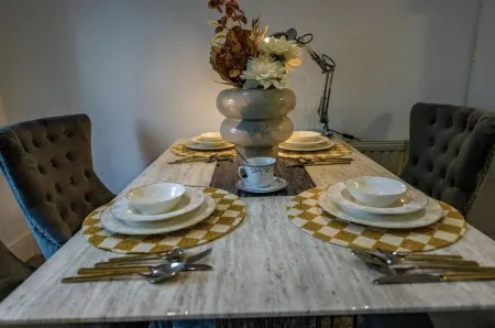 3bed rooms luxury home all rooms with Tv , sky  America fridge ,