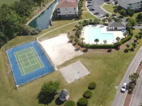 Quiet top floor condo in Barefoot Resort, minutes from the beach, free shuttle