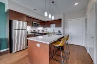 Plush 1Br Cal King Suite Close to Everything - 3-Star
